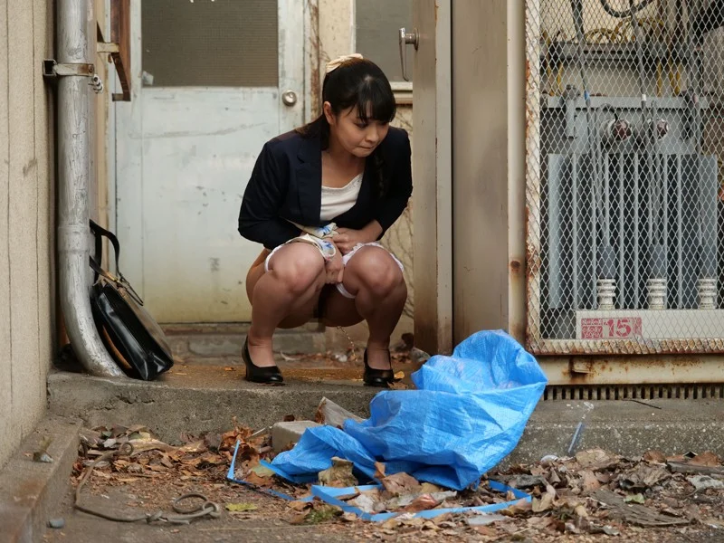 放尿を見られた女性教員の生まれて初めてのイキっぱなしSEX（1fset00834）サンプル画像1