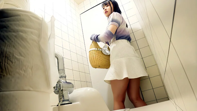 女子トイレ覗き迫力の放尿と生々しいオナニー ＃1（h_283pmft00222）サンプル画像1